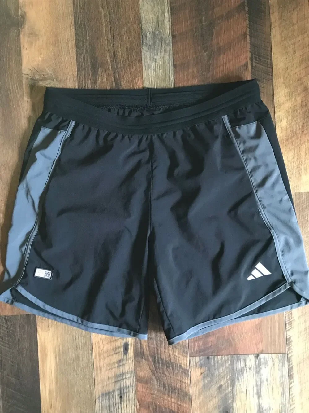 Adidas Shorts SZ Medium Black elastic waist